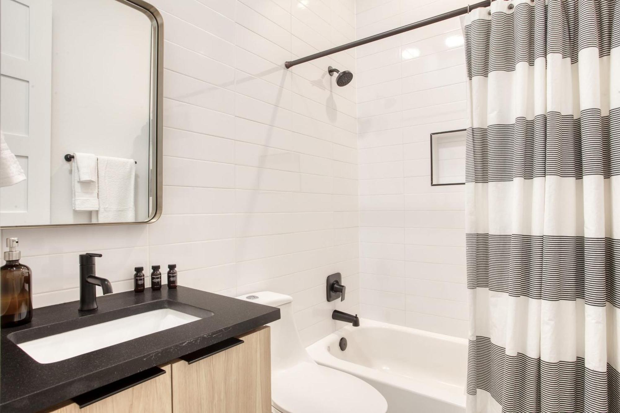 Melody By Avantstay Peloton Included Sleek Home Austin Bagian luar foto