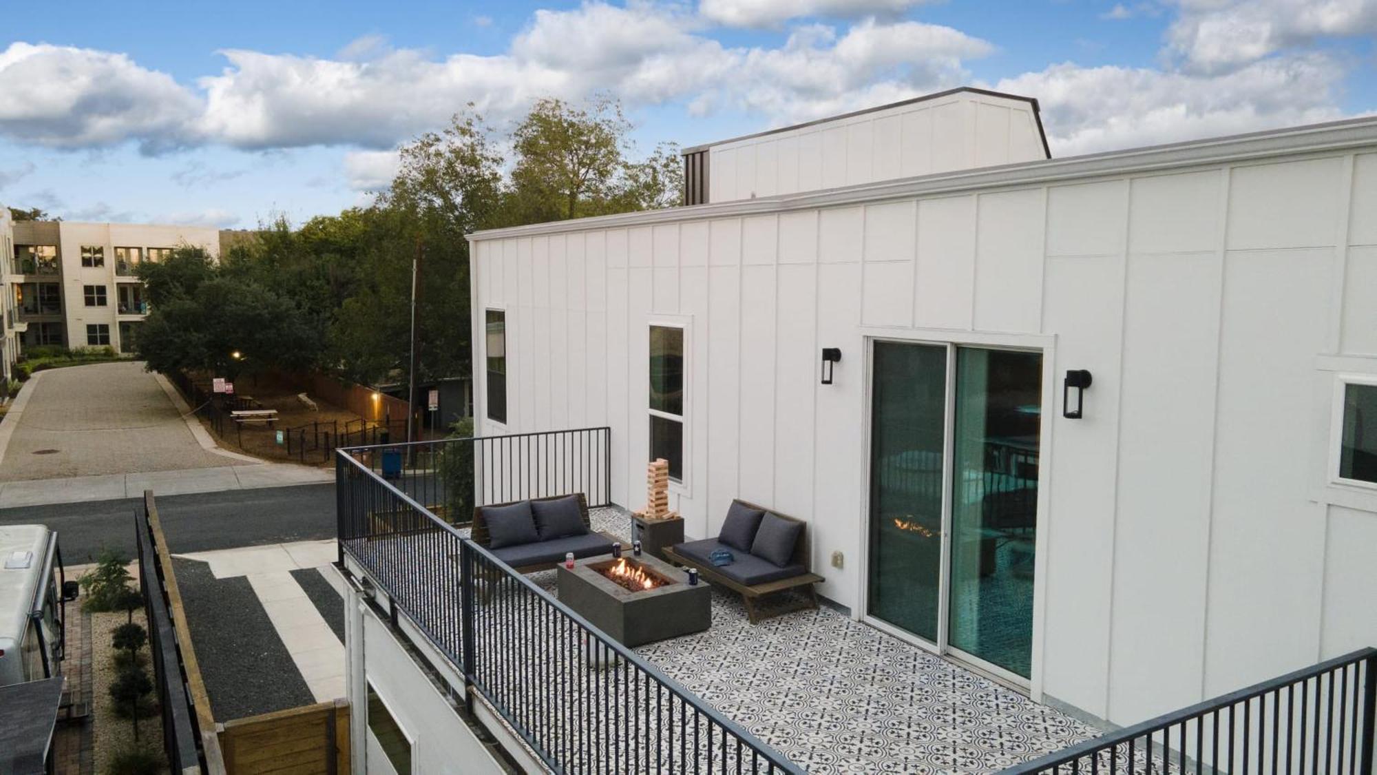 Melody By Avantstay Peloton Included Sleek Home Austin Bagian luar foto
